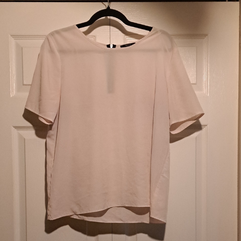 Forever 2️⃣1️⃣ Soft Cream Short Sleeve Top/Blouse with accessible back zipper